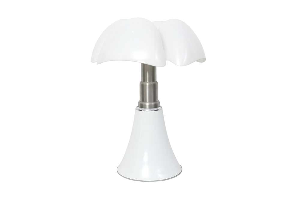 Lot 75 - GAE AULENTI (ITALIAN 1927-2012) FOR MARTINELLI LUCE