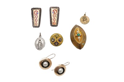 Lot 13 - A COLLECTION OF MISCELLANEOUS JEWELLERY