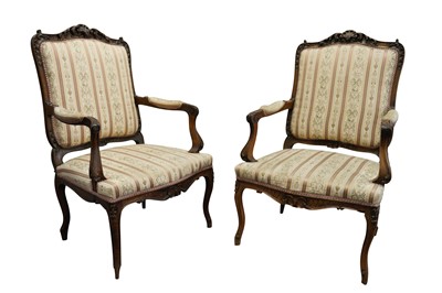 Lot 403 - A PAIR OF LOUIS XV STYLE FAUTEUIL ARMCHAIRS