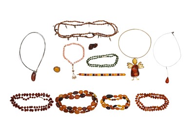 Lot 55 - A GROUP OF AMBER AND OTHER JEWELLERY