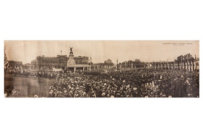 Lot 272 - PANORAMA OF LONDON'S GREAT VICTORY MARCH, 1919