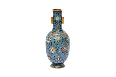 Lot 244 - A SMALL CHINESE CLOISONNÉ ENAMEL ARROW VASE