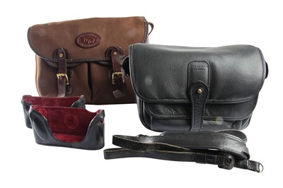 Lot 135 - A Selection of Leica Leather Goods.