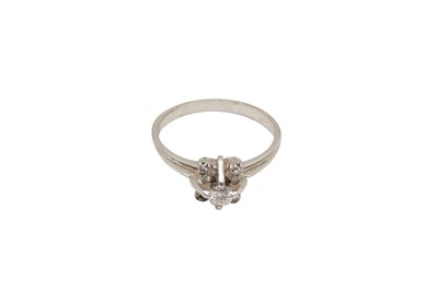 Lot 42 - A FOUR-STONE RING