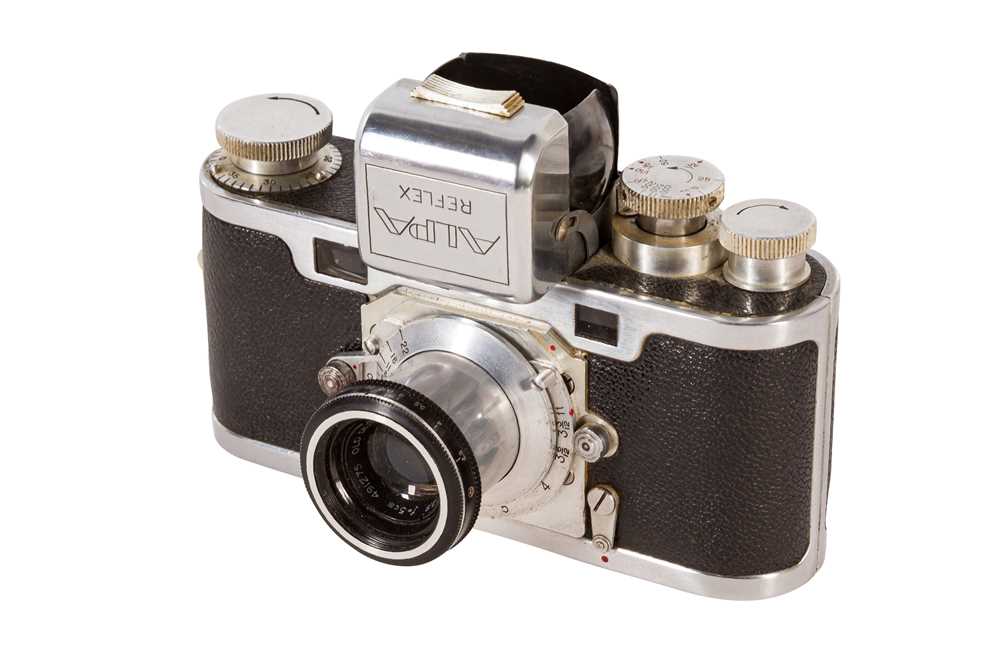 Lot 192 - A Pignons Alpa Reflex I SLR Rangefinder with 5cm f/2.8 Old Delft Alfinon Lens