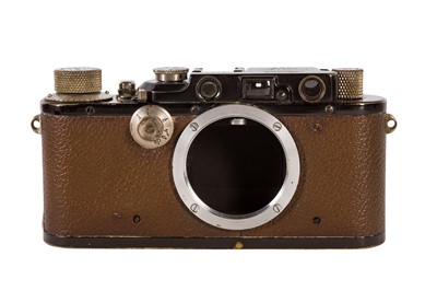 Lot 174 - A Leica III Rangefinder Camera Telephoto Outfit