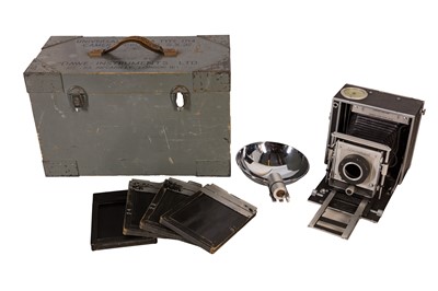 Lot 426 - A Dawe Instruments Co. Universal Type 1714 Ground Camera