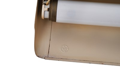 Lot 36 - A MACHINE AGE TANKER FLUORESCENT DESK LAMP