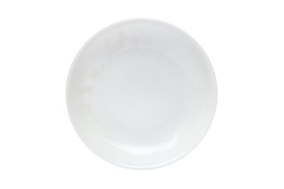 Lot 612 - A CHINESE MONOCHROME WHITE-GLAZED DISH