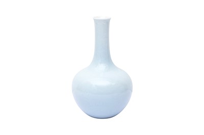 Lot 614 - A CHINESE CLAIR-DE-LUNE-GLAZED 'DRAGONS' BOTTLE VASE