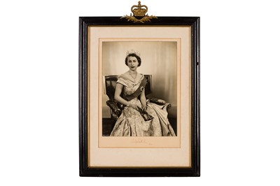 Lot 468 - Elizabeth II, Queen of the United Kingdom