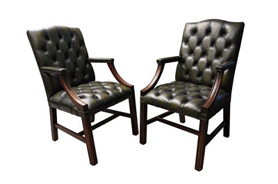 Lot 373 - A PAIR OF MAHOGANY AND GREEN LEATHER GAINSBOROUGH ARMCHAIRS, LATE 20TH CENTURY