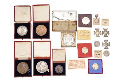 Lot 82 - A LARGE COLLECTION OF JUBILEE/CORONATION MEDALS & ROYAL MEMORABILIA