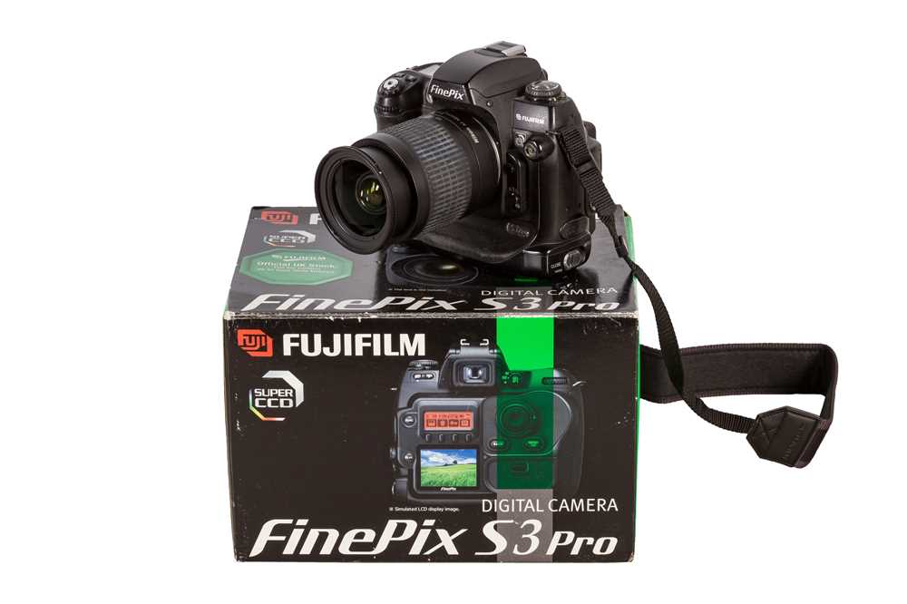 Lot 7 - A Fujifilm FinePix S3 Pro Digital Camera