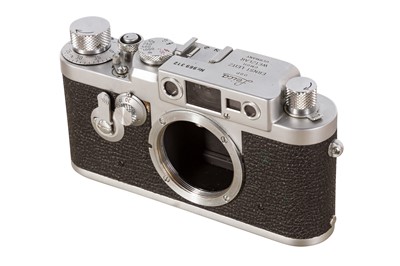 Lot 180 - A Leica IIIG Rangefinder Camera