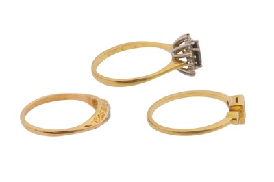 Lot 37 - A COLLECTION OF THREE RINGS