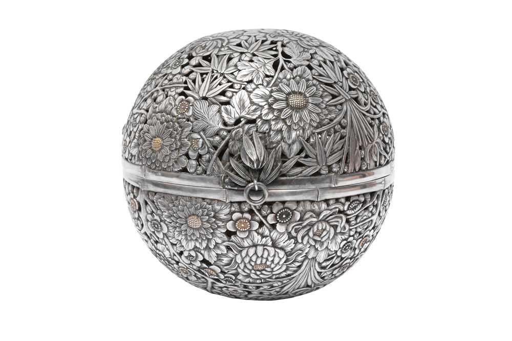 Lot 415 - A LARGE JAPANESE HANGING SILVER INCENSE BURNER, TSURI-KORO