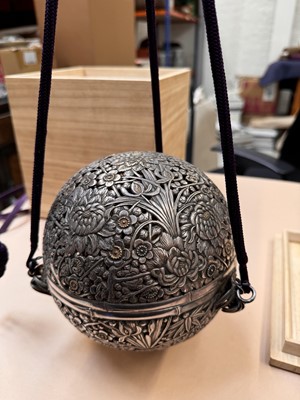 Lot 415 - A LARGE JAPANESE HANGING SILVER INCENSE BURNER, TSURI-KORO