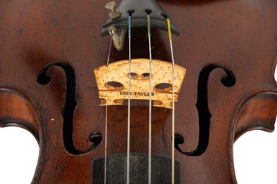 Lot 408 - AN EARLY 20TH CENTURY VIOLIN