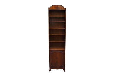 Lot 359 - A SLIM MAHOGANY PIER OPEN BOOKCASE