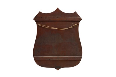 Lot 230 - AN EARLY 20TH CENTURY MAHOGANY WALL HANGING SHIELD
