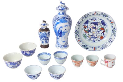 Lot 310 - A GROUP OF CHINESE AND JAPANESE PORCELAIN