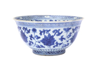 Lot 49 - A CHINESE BLUE AND WHITE 'BLOSSOMS' BOWL