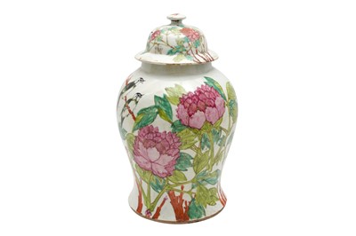 Lot 307 - A CHINESE FAMILLE-ROSE 'FLOWERS AND MAGPIES' VASE AND COVER