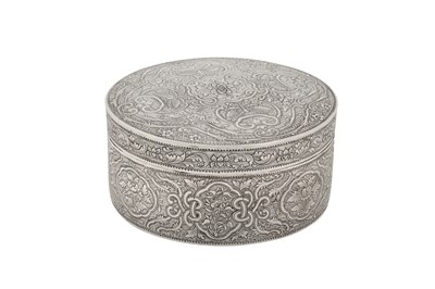 Lot 239 - A late 19th / early 20th century Siamese (Thai) silver betel set box, Bangkok circa 1900, marked Li He