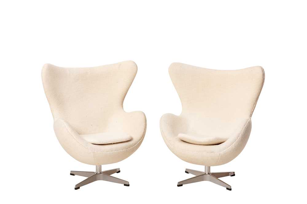 Lot 35 - IN THE MANNER OF ARNE JACOBSEN (DANISH 1902-1971)