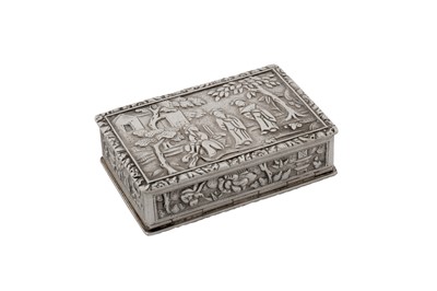 Lot 170 - A mid-19th century Chinese export silver snuff box, Canton circa 1850 retailed by Khecheong