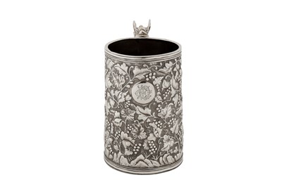 Lot 188 - A late 19th century Chinese export silver mug, Canton circa 1870 retailed by Khecheong