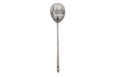 Lot 218 - A late 19th / early 20th century Russian 84 zolotnik silver and niello spoon, Moscow 1898-1908 by CMШ (unidentified)