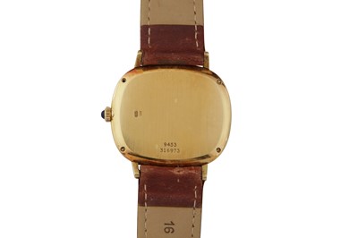 Lot 350 - PIAGET. AN 18K GOLD CASED WRISTWATCH