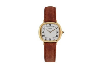 Lot 350 - PIAGET. AN 18K GOLD CASED WRISTWATCH