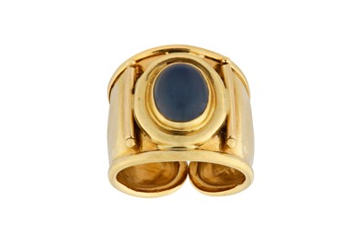 Lot 209 - A BLUE AGATE RING