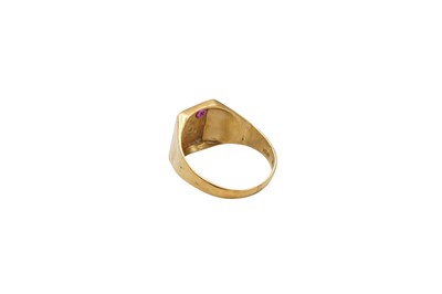 Lot 2 - A DIAMOND AND RUBY RING