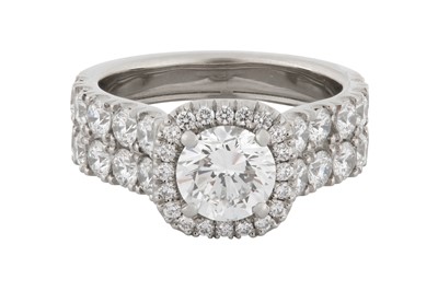 Lot 258 - A DIAMOND RING