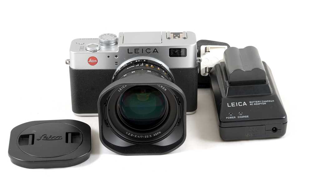 Lot 163 - Working Leica Digilux 2 Digital Camera.