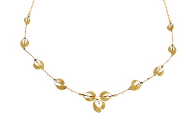 Lot 18 - A SEED PEARL AND MISTLETOE NECKLACE