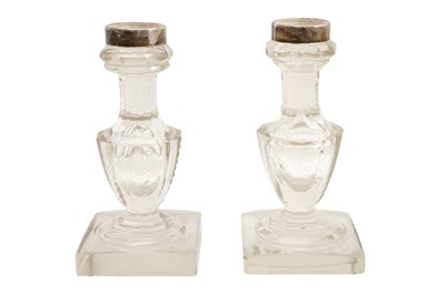 Lot 129 - A PAIR OF CUT GLASS CANDLESTICKS, LATE 19TH CENTURY