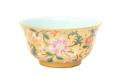 Lot 301 - A CHINESE FAMILLE-ROSE GILT-GROUND LOTUS' BOWL