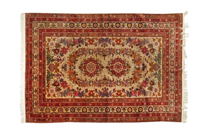 Lot 187 - A FINE WEST PERSIAN LARGE RUG
