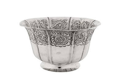 Lot 216 - An Elizabeth I mid-18th century Russian 84 zolotnik silver bowl, Moscow 1759 probably by Alexander Bogdanov Hildebrand (active 1753-90)