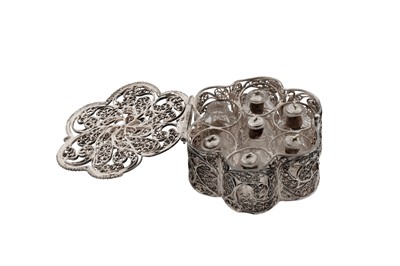Lot 27 - A late 17th century English unmarked silver filigree scent bottle case