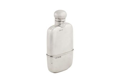 Lot 31 - A George V sterling silver spirit or hip flask, Sheffield 1920 by Walker and Hall