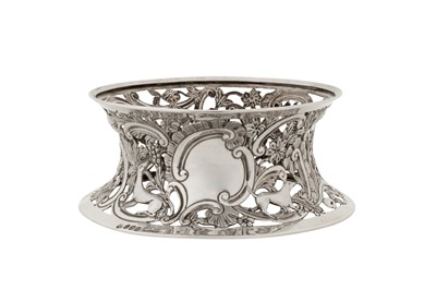 Lot 347 - A Victorian Irish sterling silver dish ring, Dublin 1897 by West and Son