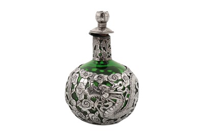 Lot 173 - A mixed group of Chinese export silver including a scent bottle, Shanghai circa 1910 by Yi Ji, retailed by Wang Hing of Canton