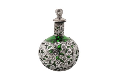 Lot 173 - A mixed group of Chinese export silver including a scent bottle, Shanghai circa 1910 by Yi Ji, retailed by Wang Hing of Canton