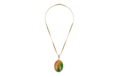 Lot 19 - A 9CT GOLD AMMOLITE-TRIPLET PENDANT NECKLACE